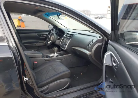 2016 Nissan Altima 2.5/2.5 S/2.5 Sl/2.5 Sr/2.5 Sv z USA, uszkodzony, nr VIN 1N4AL3AP3GN356020